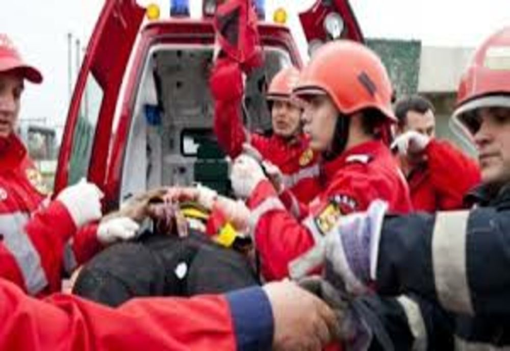 Bărbat prins sub o placă de beton în județul Vaslui