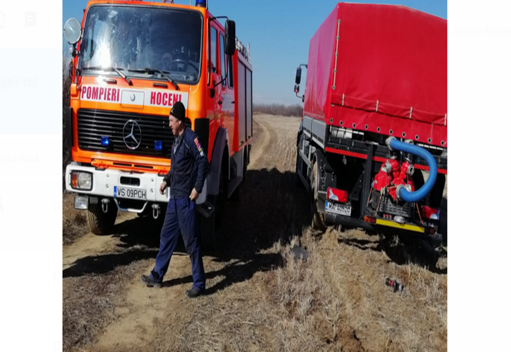 Pompierii, primarul și peste 30 de localnici au luptat cu flăcările în comuna Hoceni