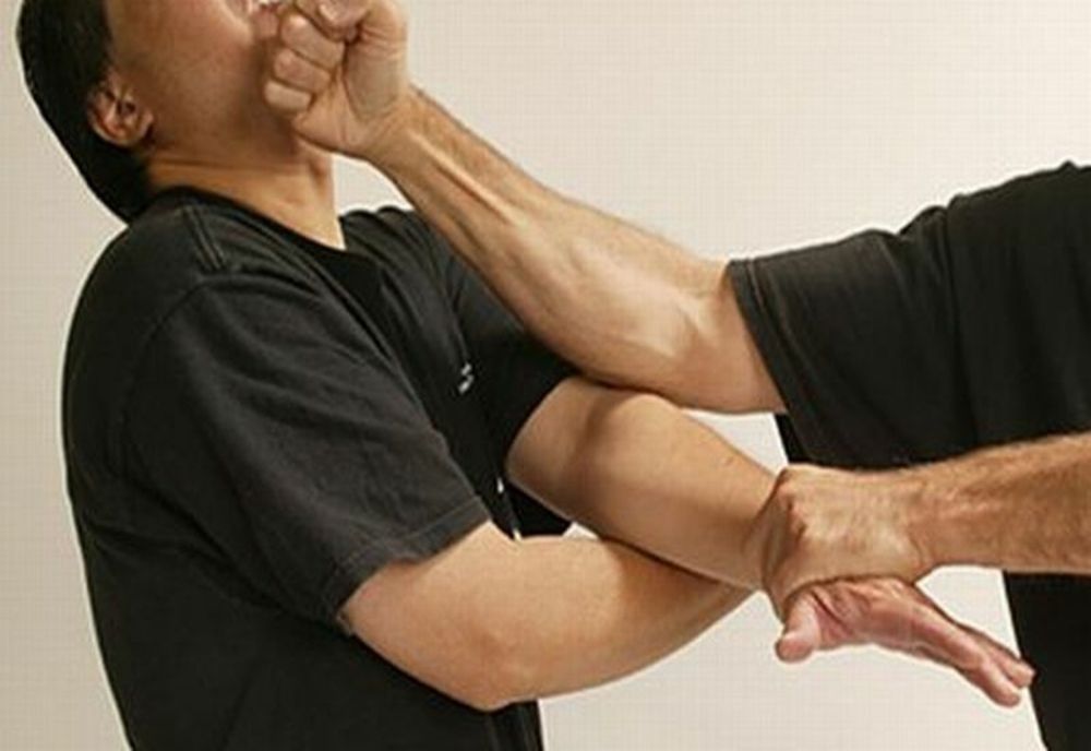 Un minor din Hălărești, bătut măr de un bărbat, rudă cu acesta