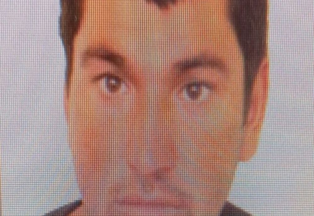 Sunați IMEDIAT la 112 dacă ați văzut acest bărbat! 