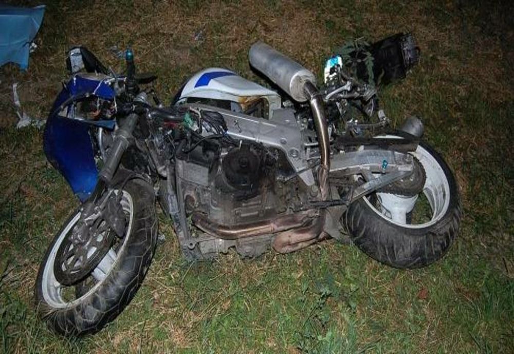 Motociclist în stare gravă la Solești! A lovit un câine și apoi s-a răsturnat în decor