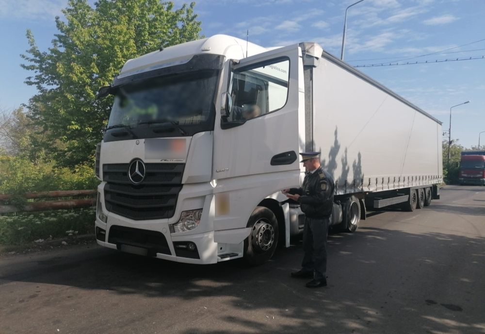 La volan, fără drept