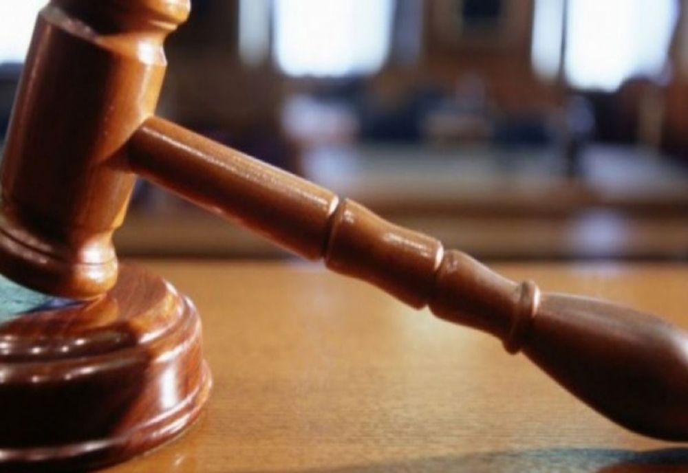 Control judiciar pentru doi bătăuși care au luat casele la „control” în Știoborăni