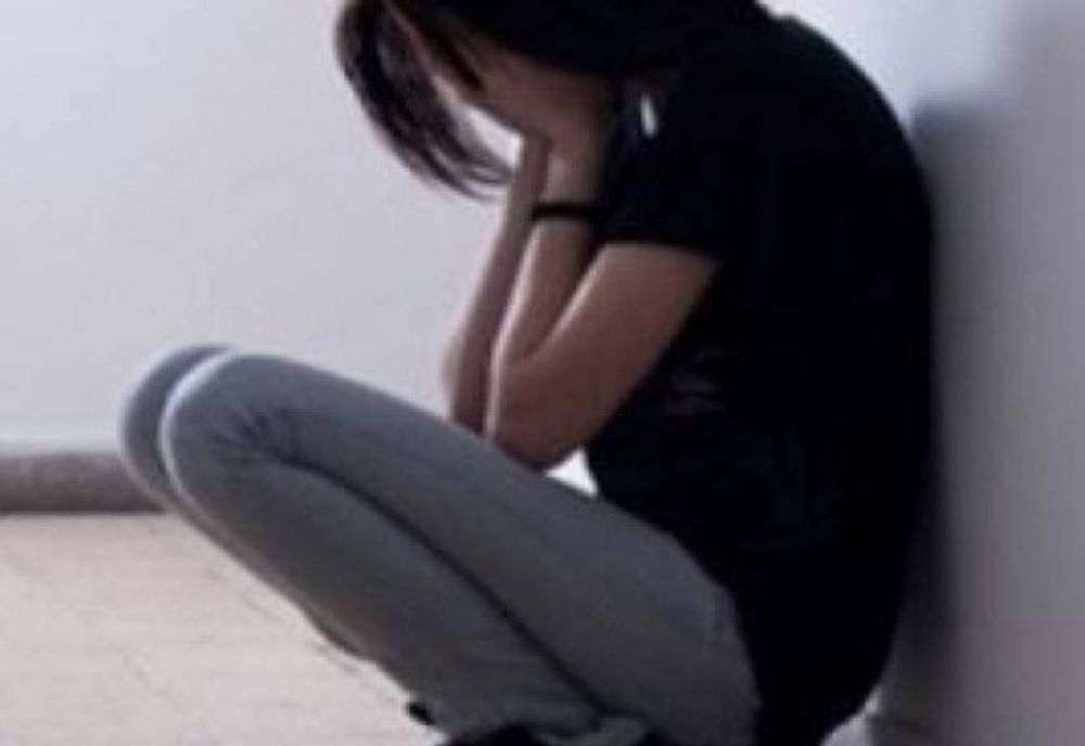 Șuletea: Și-a bătut iubita minoră până a băgat-o în spital