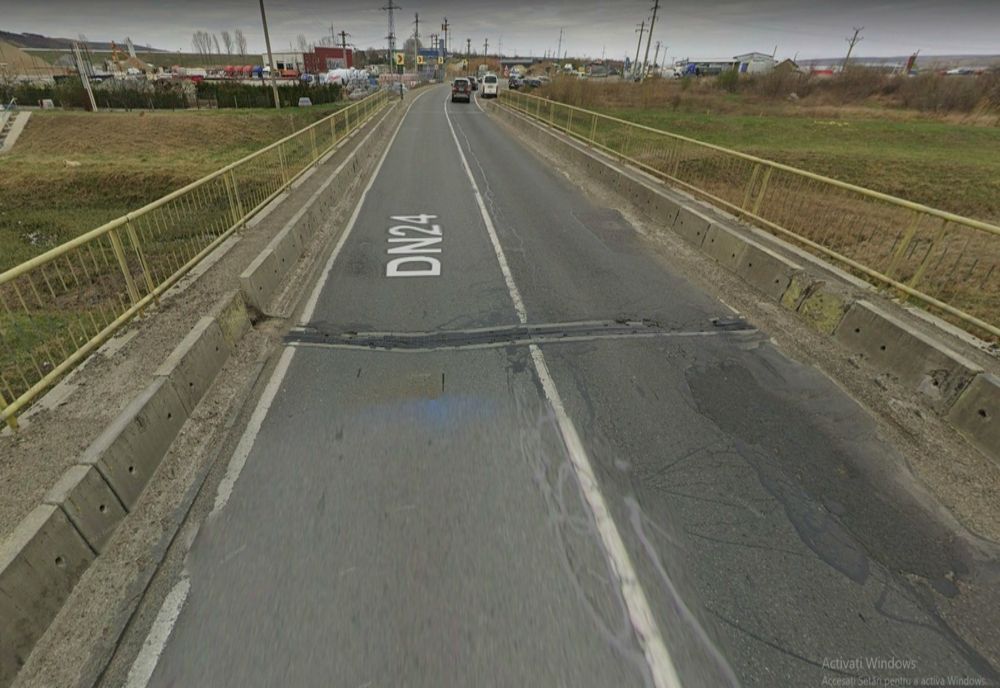 Blocajul rutier de la intrarea în Bârlad dinspre Vaslui, a luat sfârșit. Reparațiile podului au fost finalizate