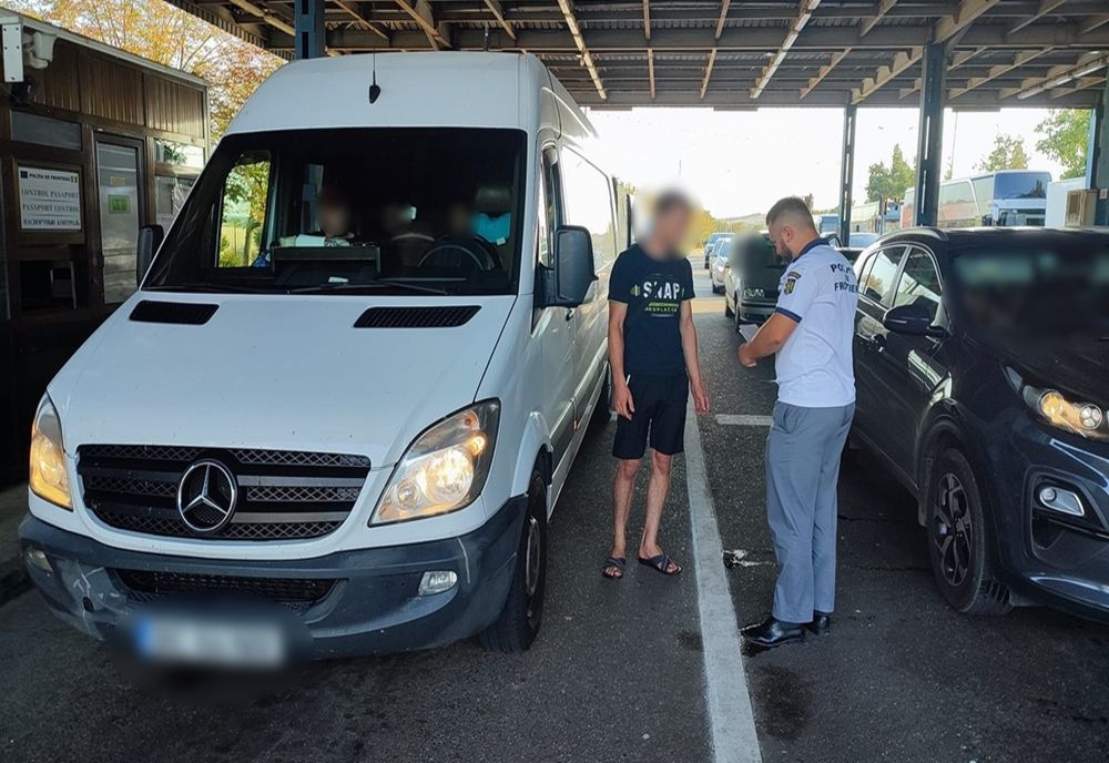Microbuz radiat din circulaţie, descoperit de polițiștii de frontieră la Albiţa