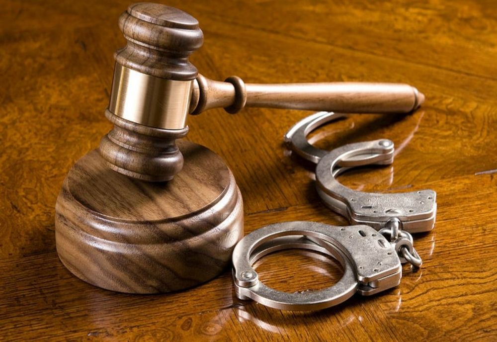 S-a dus să-și schimbe pașaportul și s-a trezit arestat