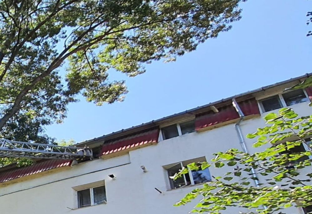 Intervenție a pompierilor vasluieni pentru salvarea unui pisoi rămas blocat intr-o fereastră rabatată