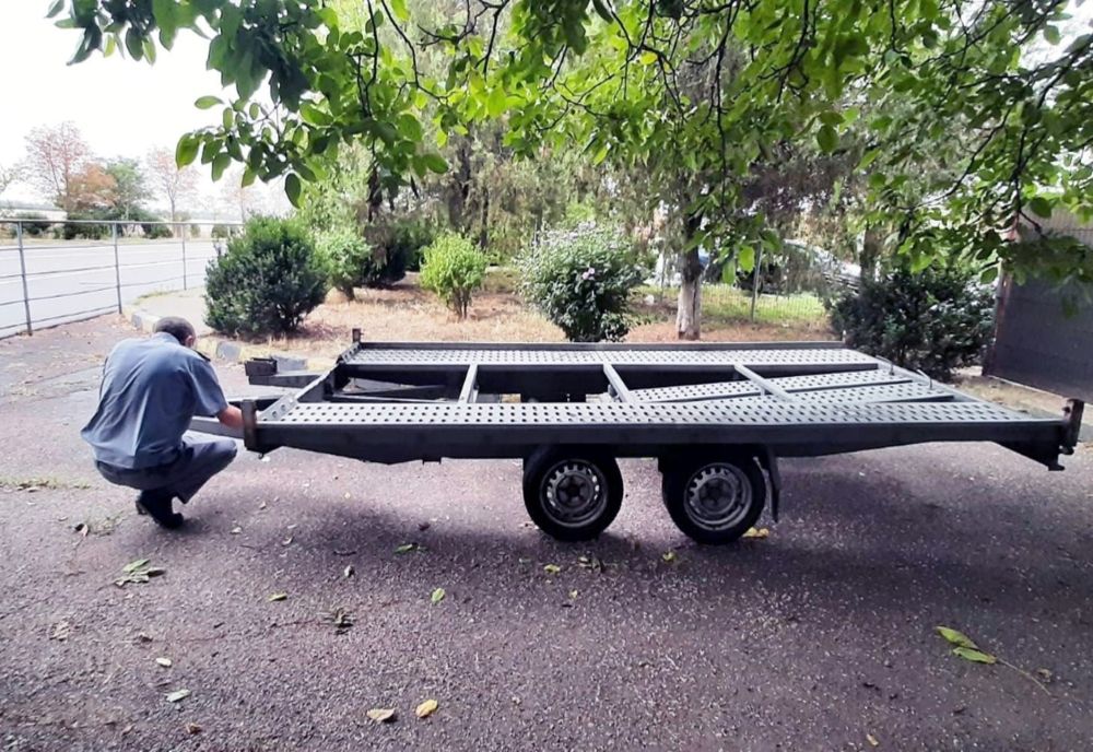 A încercat să iasă din țară cu o remorcă furată din Germania