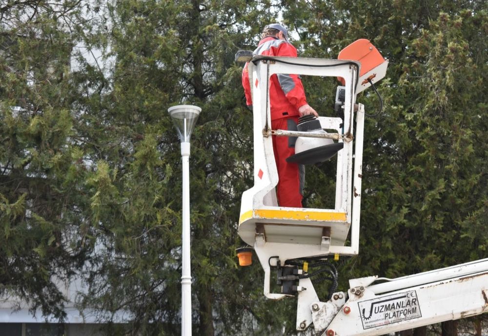 Bârlad. Sistemul de iluminat inteligent care anunță o reducere de consum cu 75% mai puțin