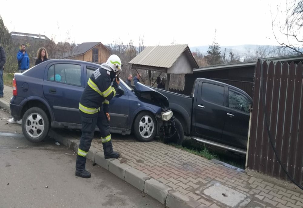 Accident rutier la Moara Grecilor: Două autoturisme implicate