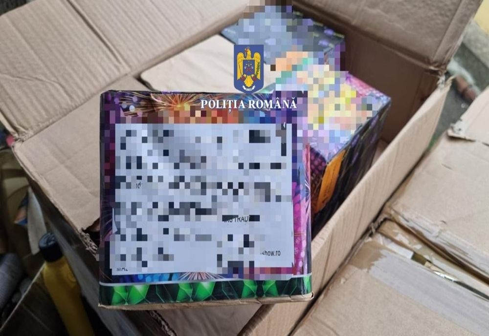 Percheziții la domiciliul unor persoane suspecte de deținere de materiale pirotehnice