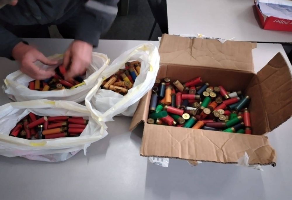 Cartușe de vânătoare descoperite într-un autoturism