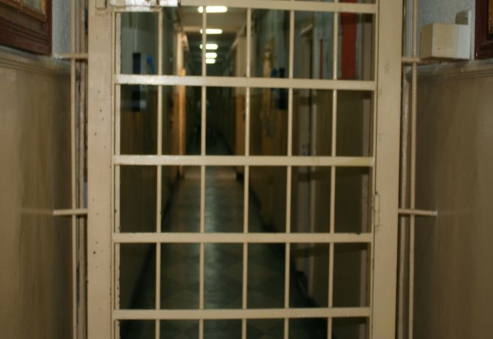 Valsuian care făcea parte dintr-o rețea complexă de escroci, dus pe penitenciarul Vaslui