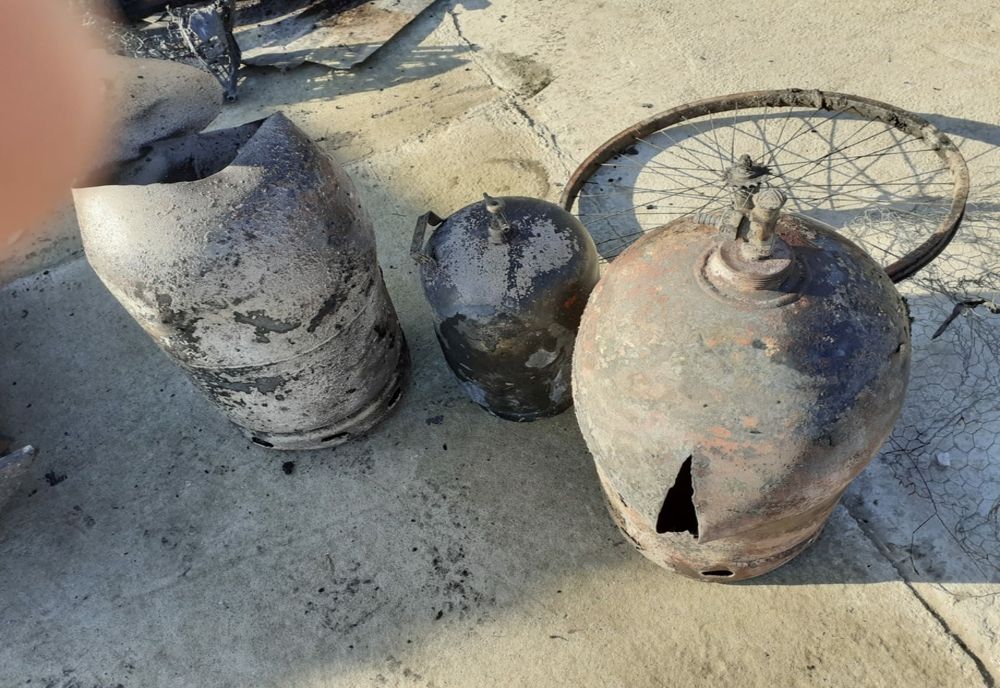 Mai multe butelii au explodat într-un incendiu din cartierul Podeni