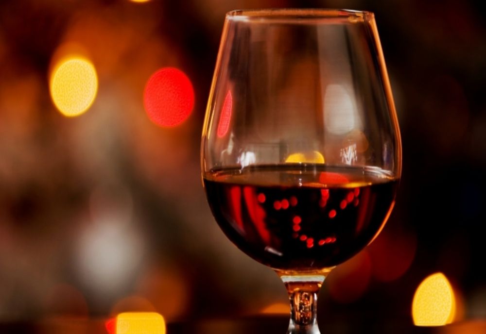 Iată ce se întâmplă dacă consumi un pahar de vin roșu în fiecare zi. Beneficii incredibile pentru organism