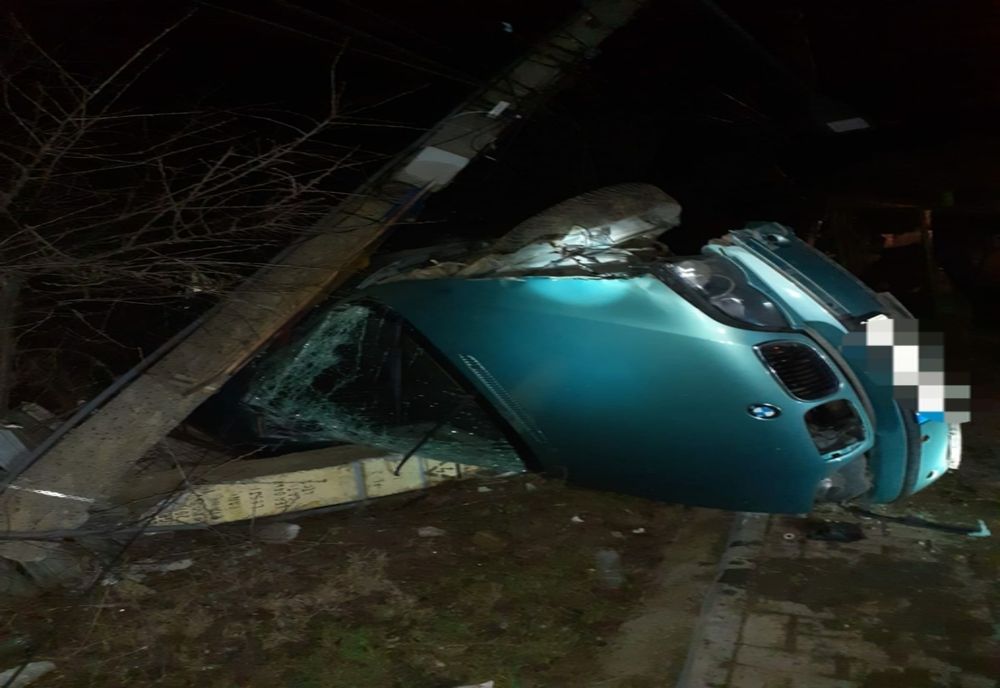 Cascadorie periculoasă! Șoferița a ajuns la spital!