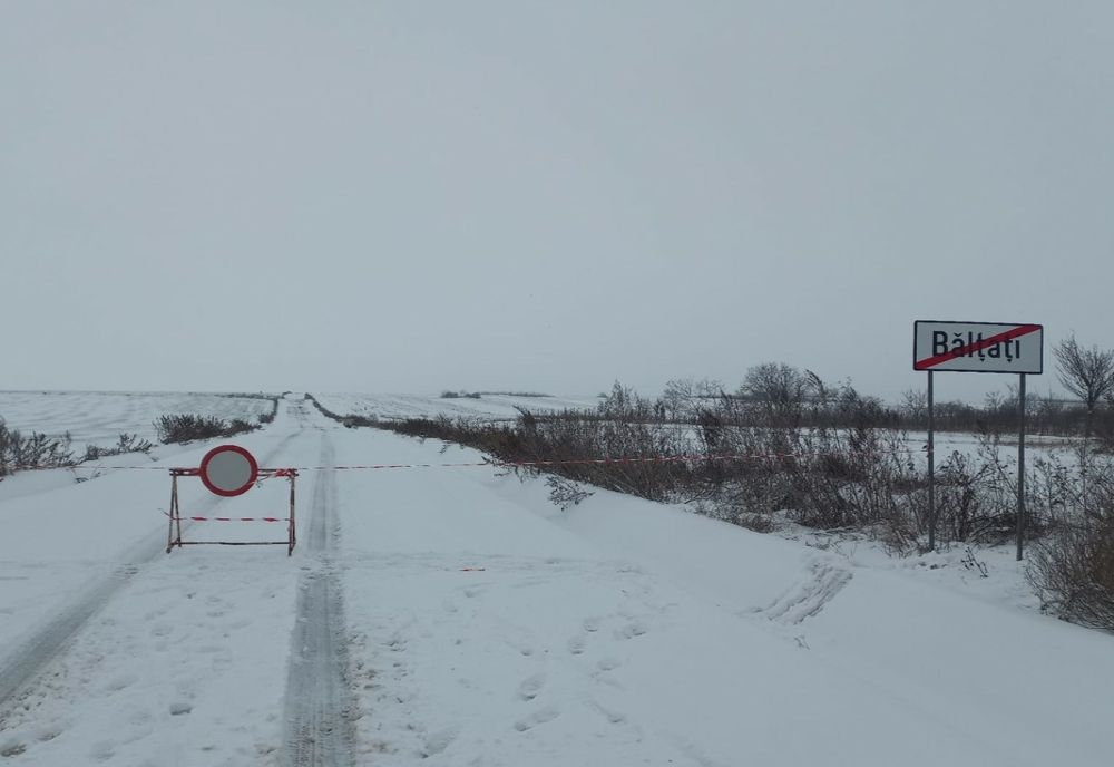 Drum județean care leagă două localități, închis din cauza viscolului 