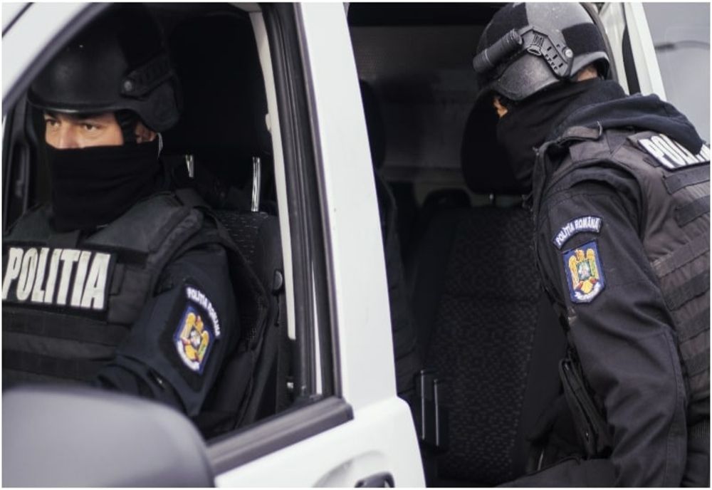 Percheziţii și în Bârlad în dosarul privind producerea şi comercializarea de dispozitive de vapat şi produse „edibles” 