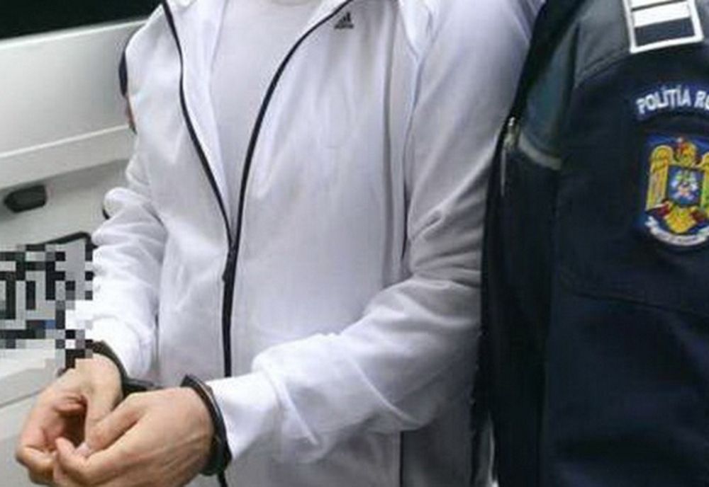 Tâlhar la drumul mare: a furat hainele unui minor, apoi a intrat în casa acestuia!