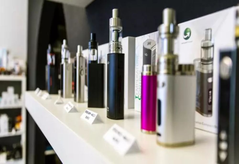 Secretul toxic al țigării electronice. Dacă folosești această combinație, e timpul să renunți