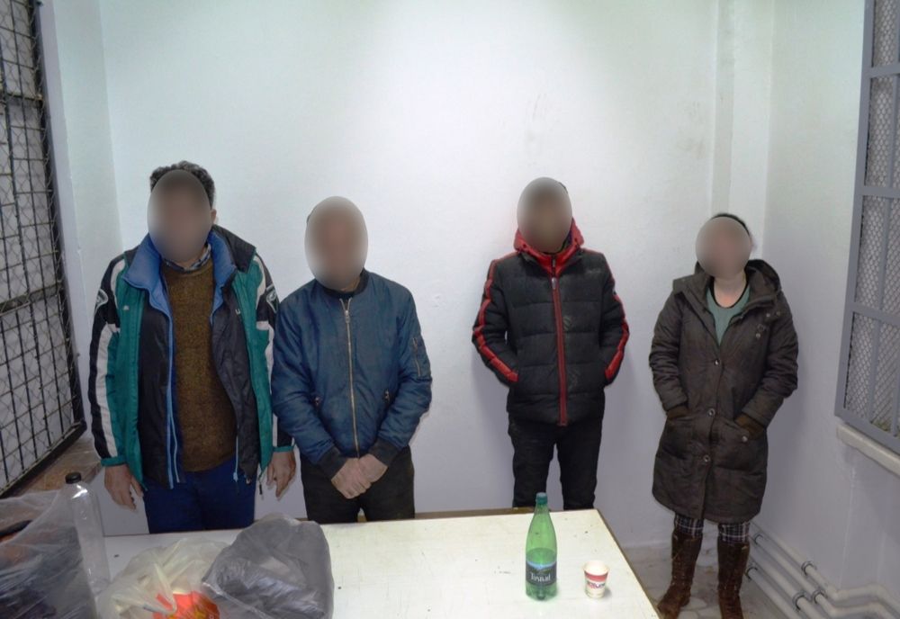 Patru cetățeni sirieni opriți, la Albița, din călătoria ilegală spre Germania