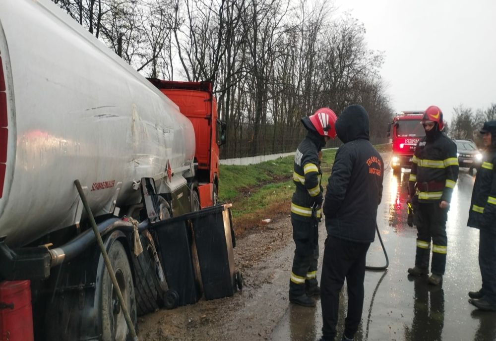 Autocisternă plină cu motorină, implicată într-un accident în Bârlad