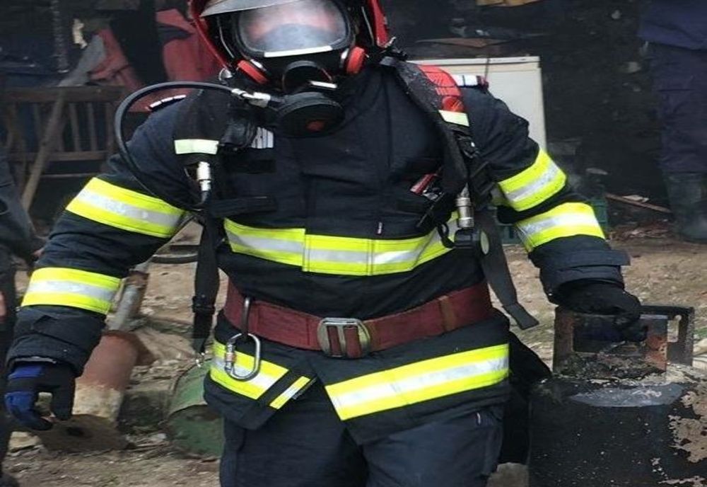 EXPLOZIE DE BUTELIE ÎN VASLUI: UN BĂRBAT CU ARSURI GRAVE, TRANSPORTAT CU ELICOPTERUL SMURD