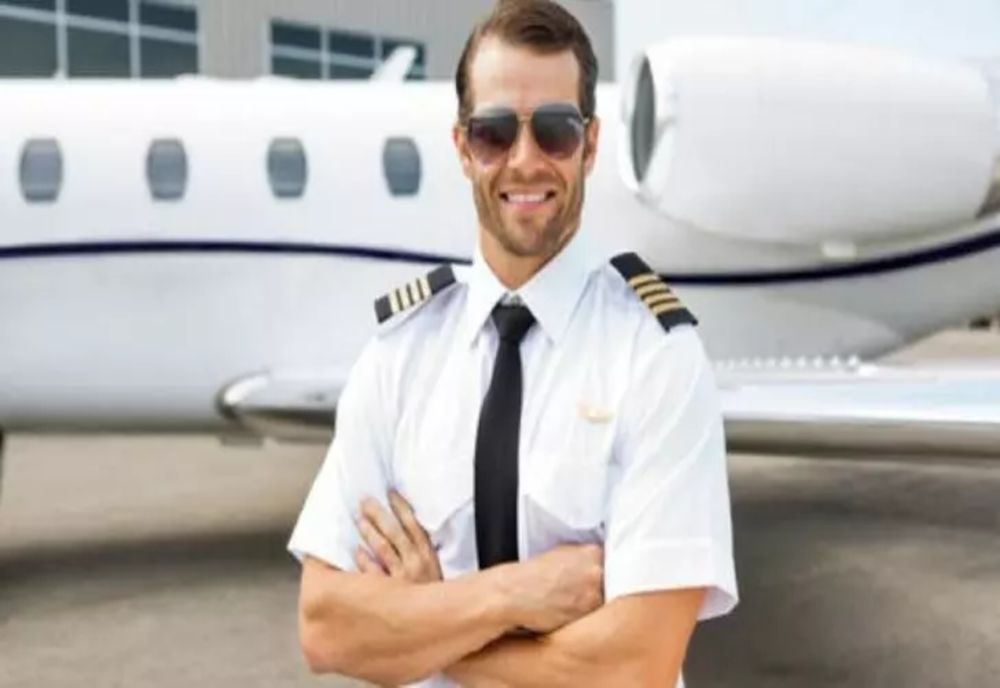 Cel mai mare secret! Ce fac piloţii şi stewardesele înainte de fiecare zbor