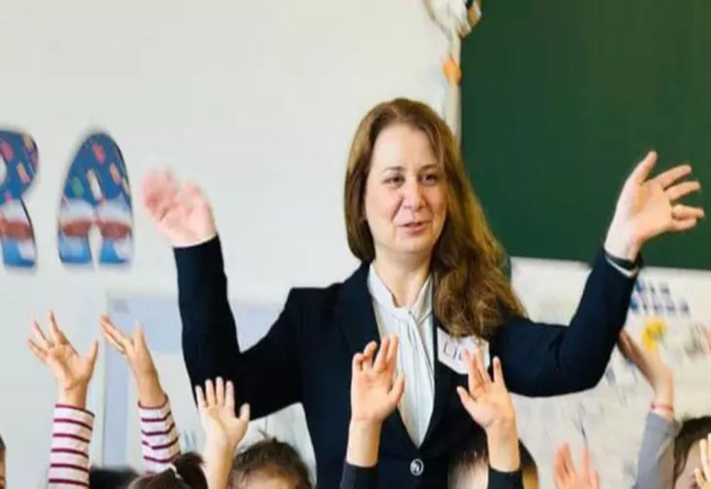 Ora 12:00 - Ministrul Educației, Ligia Deca, conferință de presă, în plin scandal privind majorările salariale din Învățământ