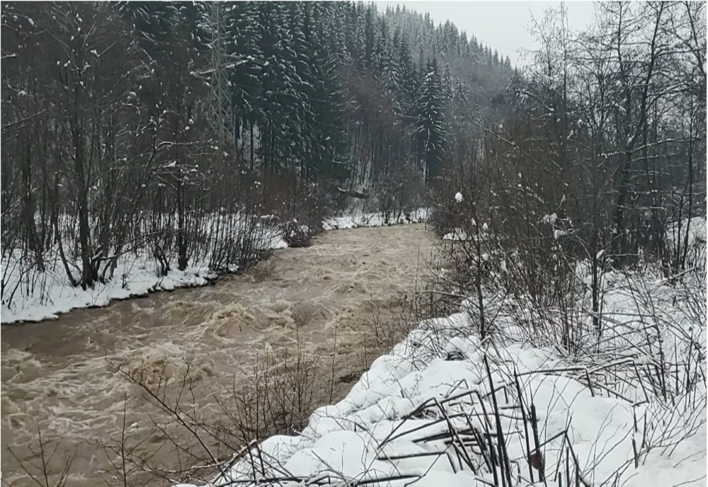 Cod portocaliu de inundații în două județe