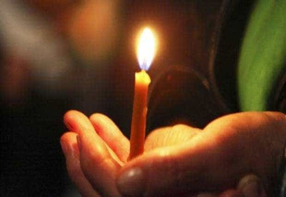 TRADIȚII ȘI SUPERSTIȚII ÎN JOIA MARE. CE REPREZINTĂ CELE 12 LUMÂNĂRI DE LA DENIE