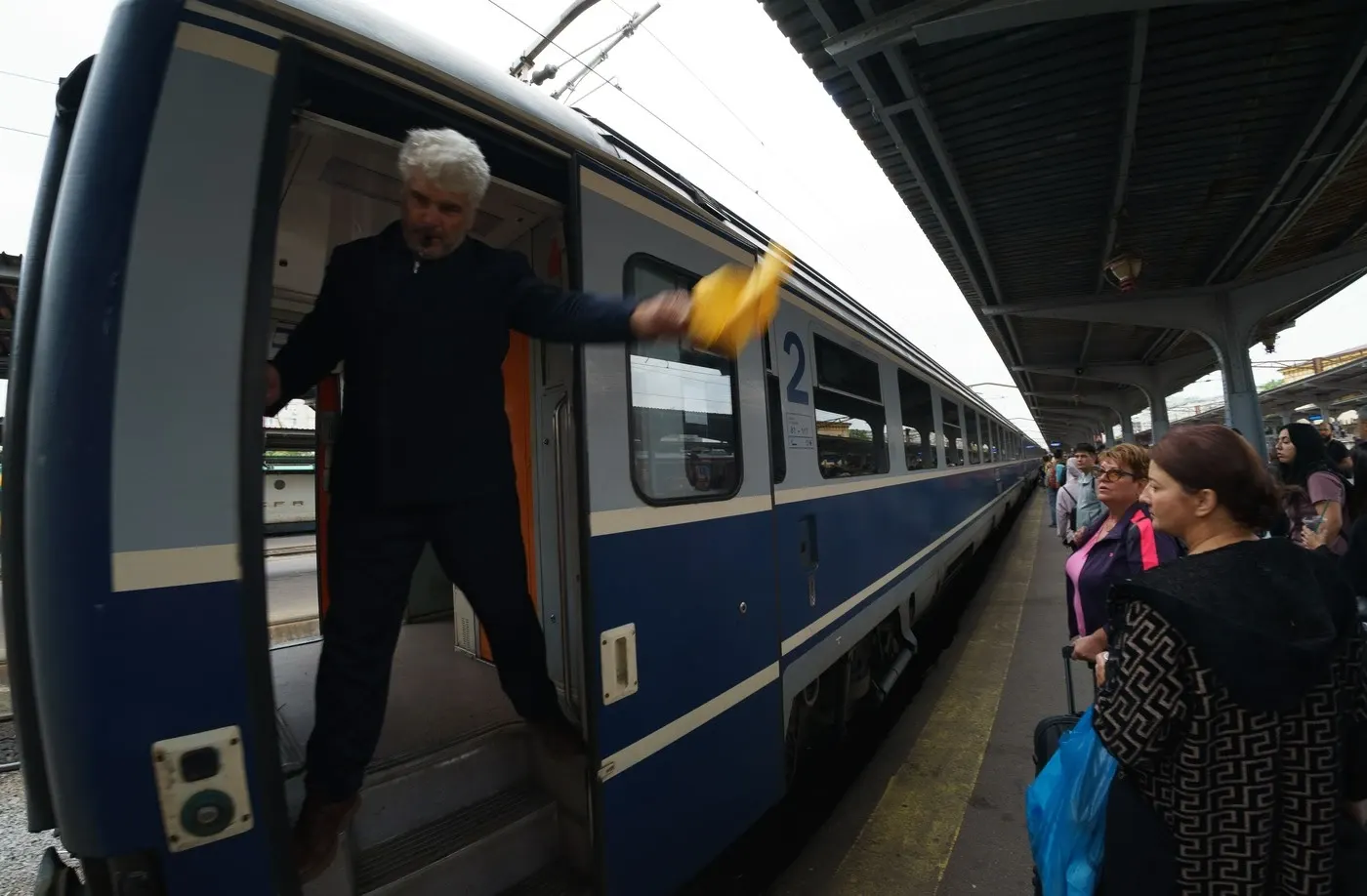 Trenurile circulă din nou normal pe ruta afectată de furtuna din București. S-a reluat circulația pe ambele fire ale sectorului București Băneasa-Pantelimon