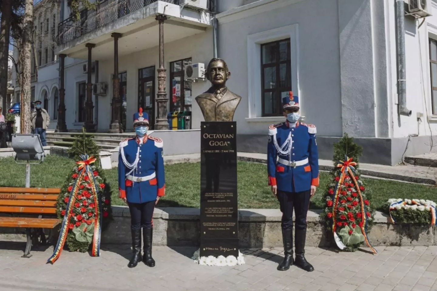 Controverse uriașe la Iași: bustul lui Octavian Goga a dispărut după acuzații dure de antisemitism și fascism