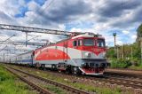 Ploile torențiale afectează circulația feroviară în județul Galați. CFR a trecut la tracțiune Diesel pe un sector de cale ferată