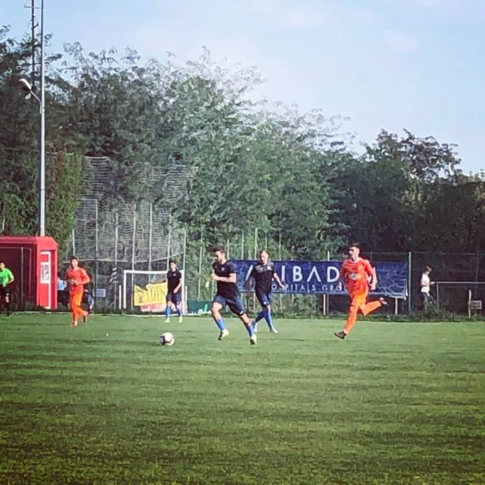 sporting juniorul (2)