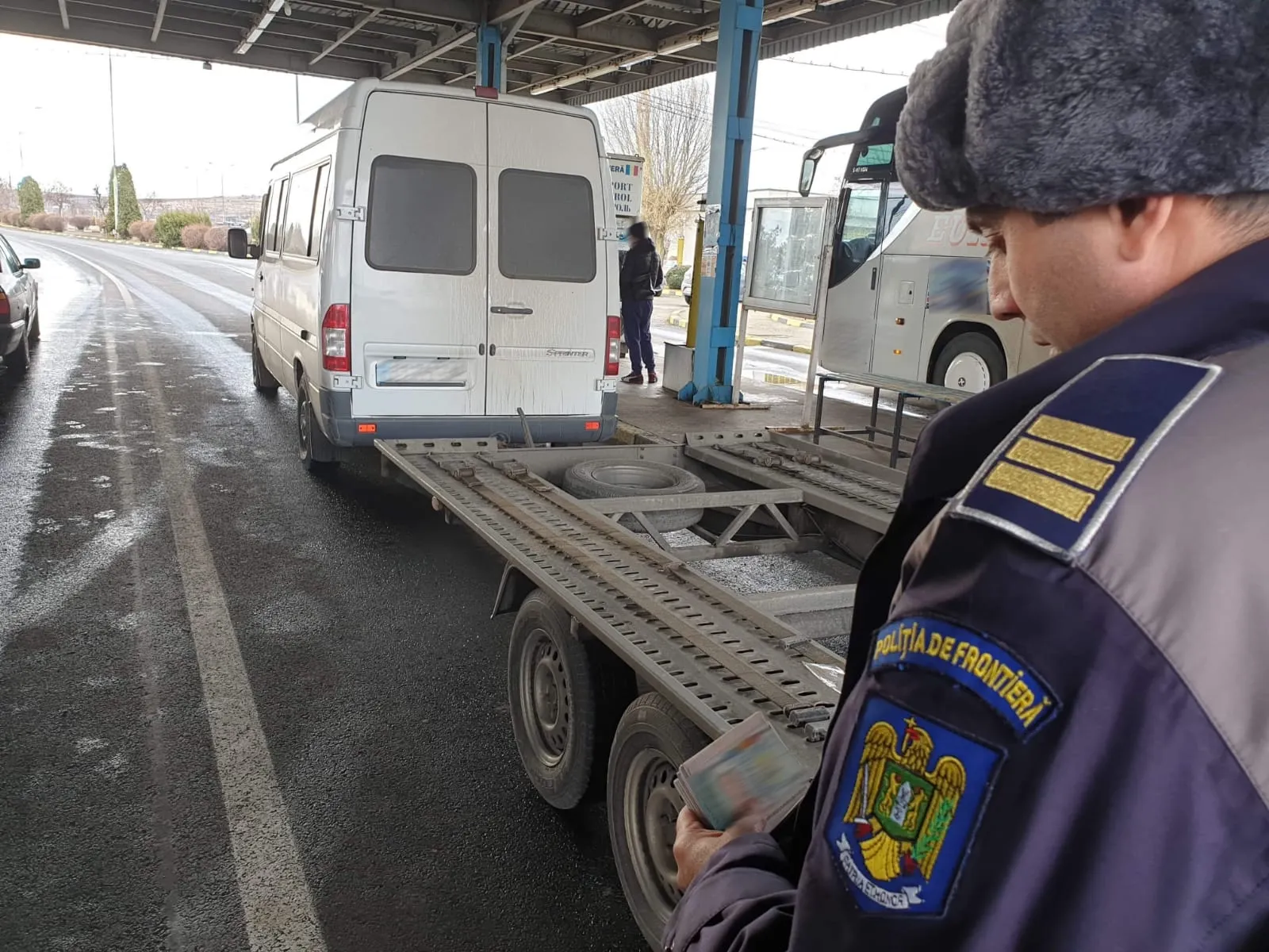 Șoferi necorespunzători depistați la controlul de frontieră