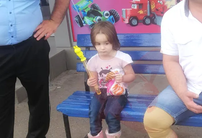 fetita gasita barlad