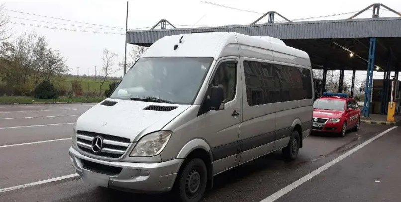 Microbuz Mercedes Benz semnalat furat din Germania