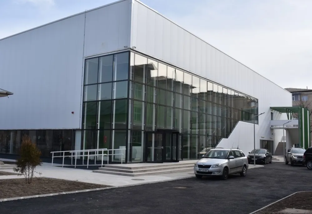 Sala de sport a școlii „Episcop Iacov Antonoivici”, recepționată de beneficiar!