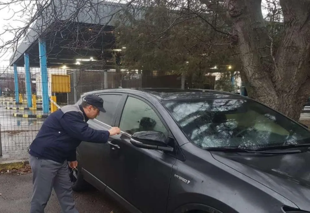 Autoturism furat din Olanda, în valoare de 144.000 de lei, descoperit în Vama Albița