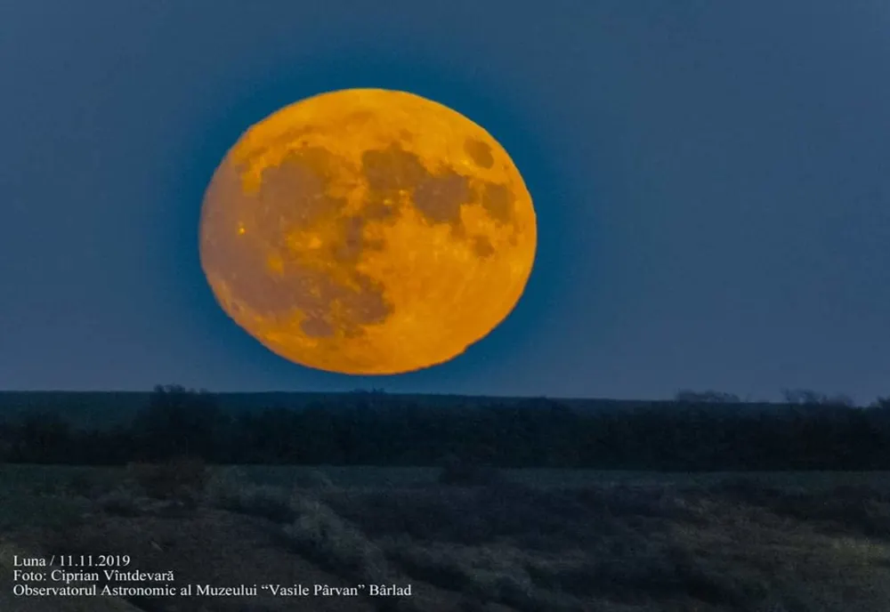 FENOMEN ASTRONOMIC. Eclipsa de Lună prin penumbră va putea fi observată și de la Bârlad