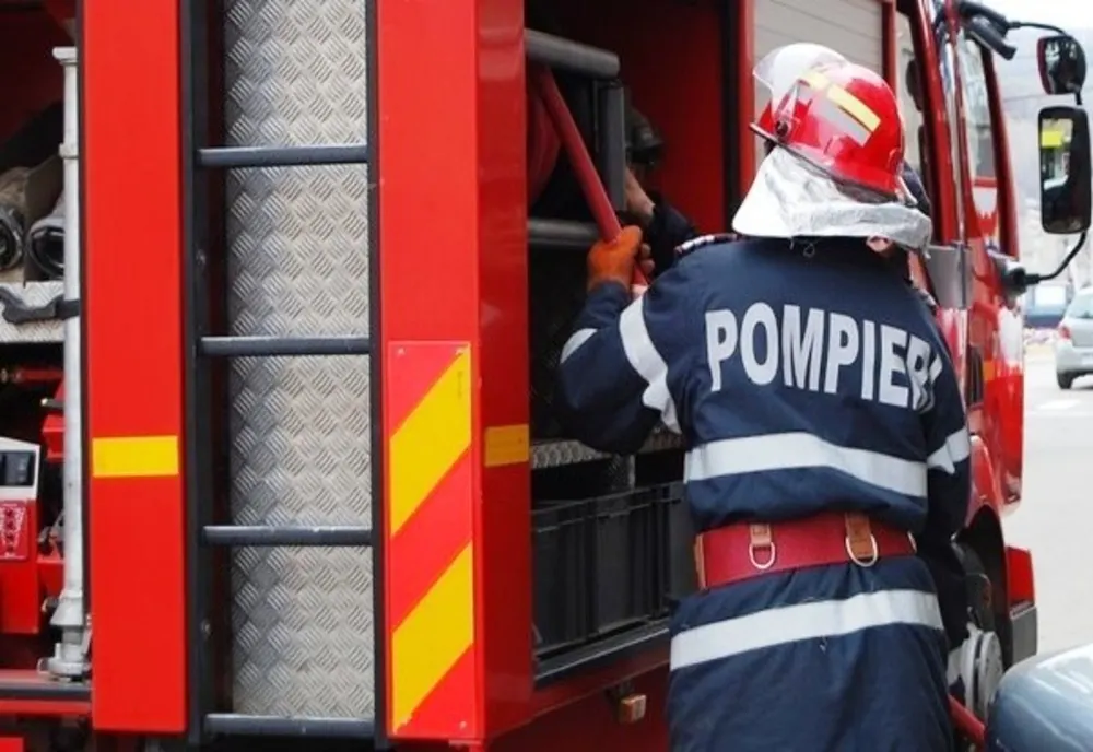 Tatăl unui copil de 9 ani din Bârlad, a forțat ușa cu o secure din cauză că acesta nu dădea semne din interior de mai bine de o oră!