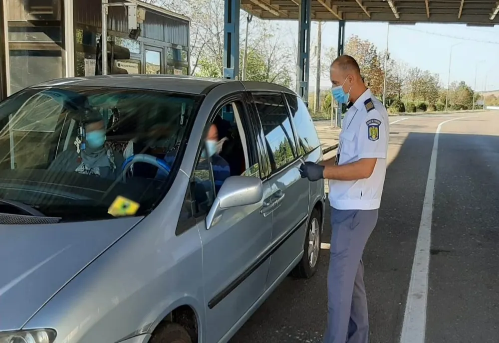 Mașină radiată din circulaţie, descoperită în trafic de polițiștii de frontieră