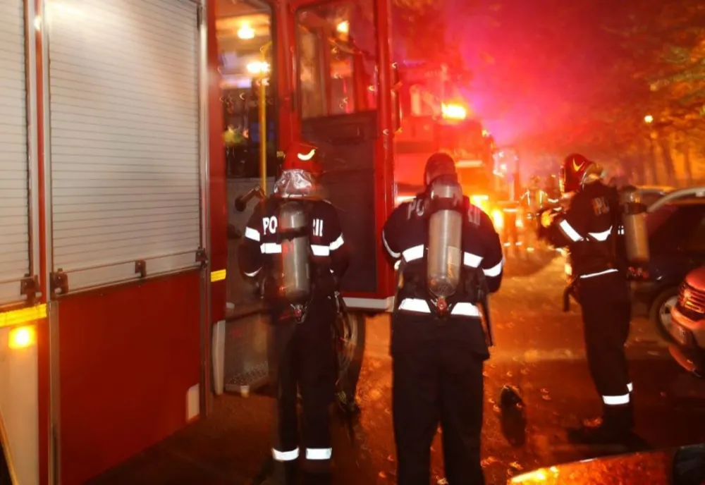 Pompierii vasluieni intervin la un incendiu izbucnit în județul Iași