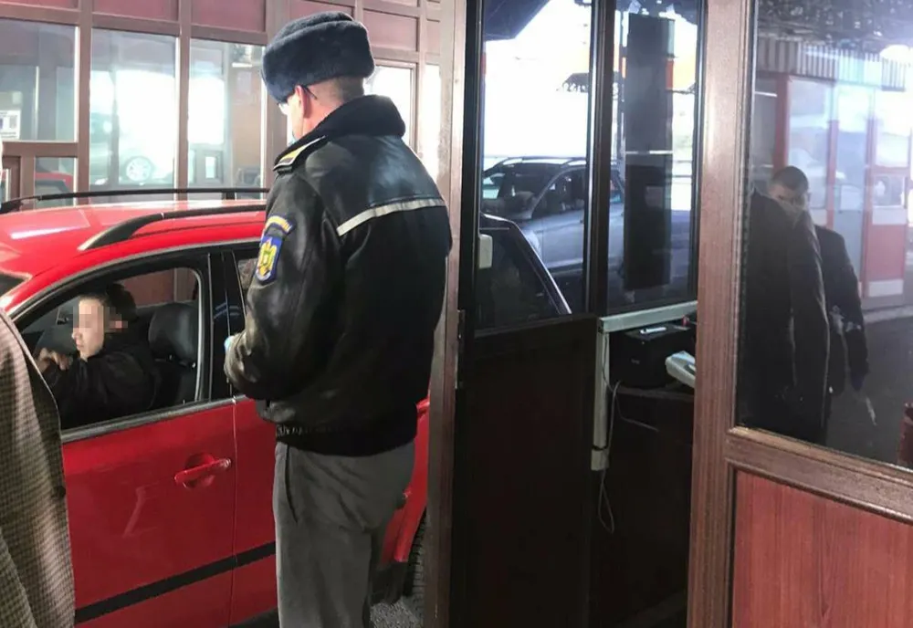 Peste 10.000 de mijloace de transport au trecut prin punctele de frontieră în prima zi de Crăciun
