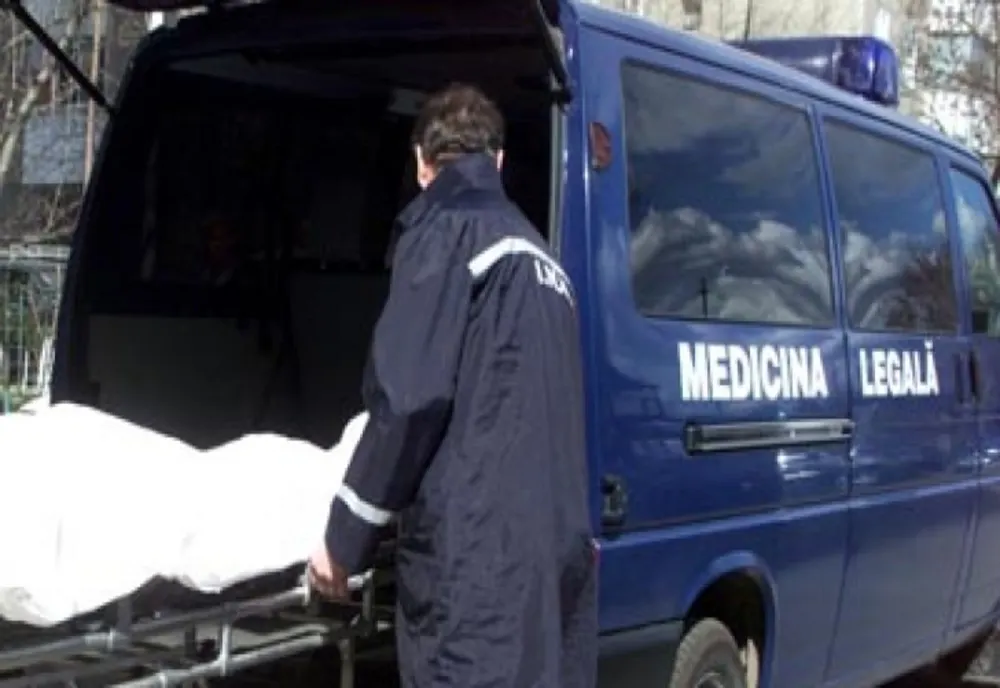 Gestul inexplicabil al unei femei de 50 de ani. Aceasta a murit după ce s-a aruncat de pe un bloc din Bârlad