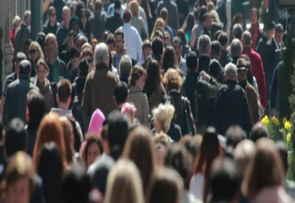 INS: Populația României a scăzut anul trecut, iar fenomenul de îmbătrânire demografică s-a accentuat