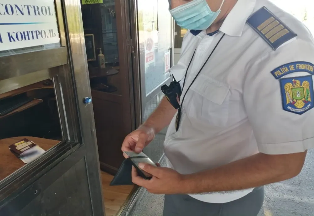 Cu identitatea falsă în borsetă, intenționa să călătorească în Spațiul Schengen