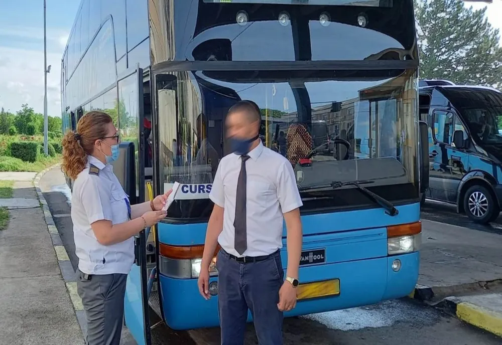 Descoperit la controlul de frontieră cu permisul fals în borsetă